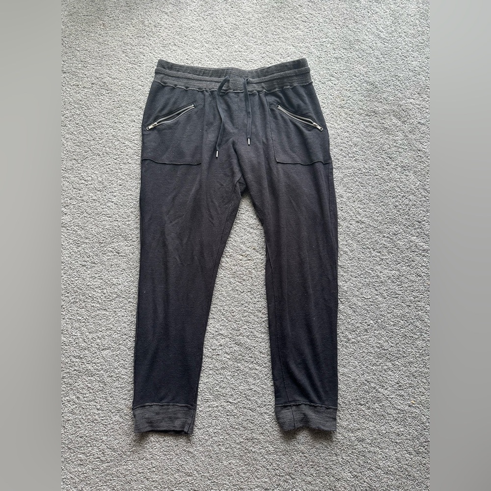 Black and grey lightweight joggers with zipper pockets size XL